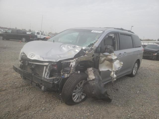 Photo 1 VIN: 5TDYK3DC4CS251768 - TOYOTA SIENNA XLE 