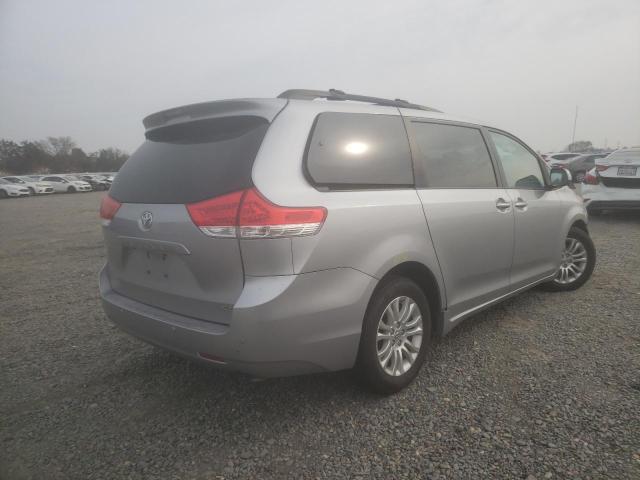 Photo 3 VIN: 5TDYK3DC4CS251768 - TOYOTA SIENNA XLE 