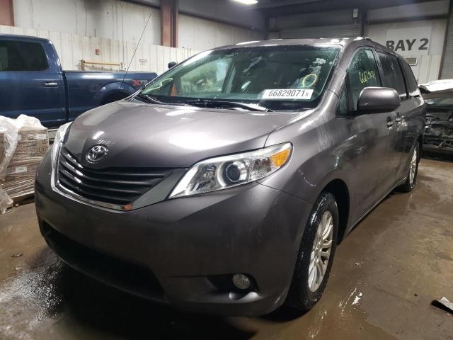 Photo 1 VIN: 5TDYK3DC4CS258851 - TOYOTA SIENNA XLE 