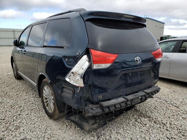 Photo 2 VIN: 5TDYK3DC4CS262267 - TOYOTA SIENNA XLE 