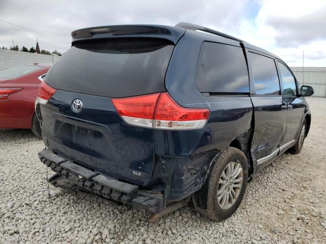 Photo 3 VIN: 5TDYK3DC4CS262267 - TOYOTA SIENNA XLE 