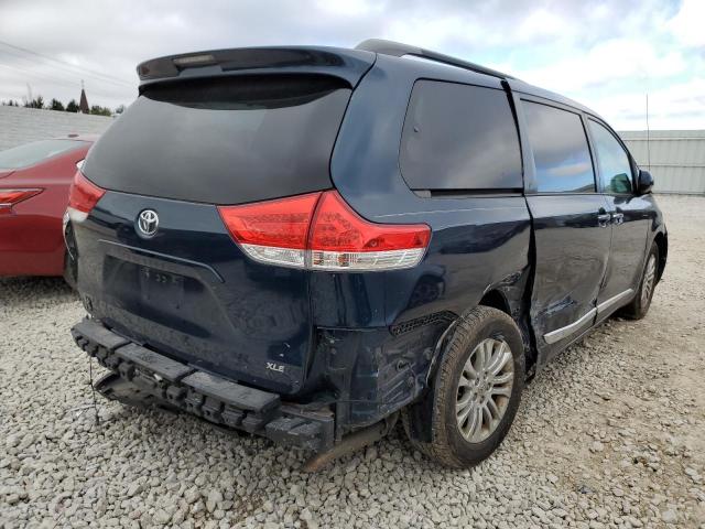 Photo 8 VIN: 5TDYK3DC4CS262267 - TOYOTA SIENNA XLE 