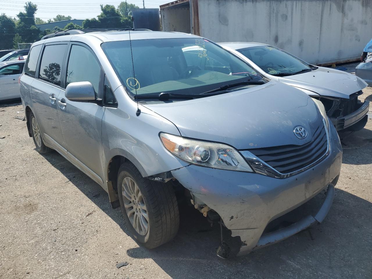 Photo 3 VIN: 5TDYK3DC4CS274760 - TOYOTA SIENNA 