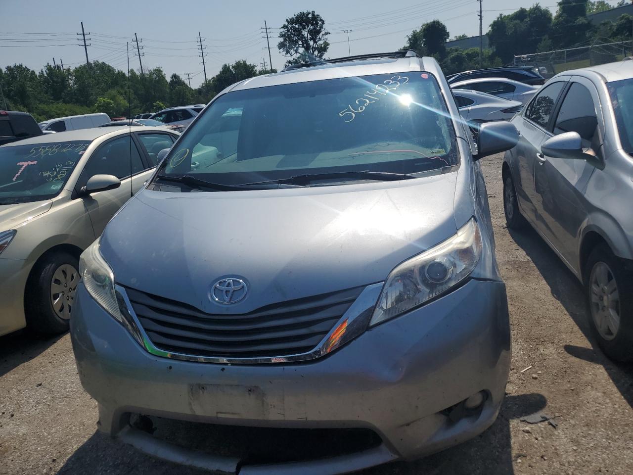 Photo 4 VIN: 5TDYK3DC4CS274760 - TOYOTA SIENNA 