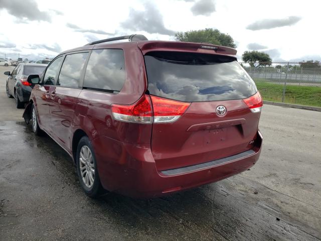 Photo 2 VIN: 5TDYK3DC4CS275617 - TOYOTA SIENNA XLE 