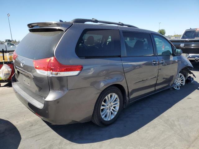 Photo 2 VIN: 5TDYK3DC4DS294198 - TOYOTA SIENNA XLE 