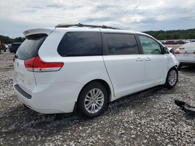 Photo 2 VIN: 5TDYK3DC4DS306902 - TOYOTA SIENNA XLE 