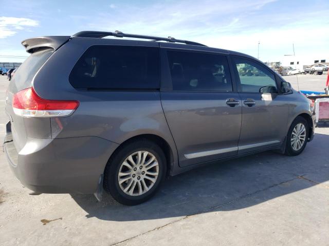 Photo 2 VIN: 5TDYK3DC4DS329645 - TOYOTA SIENNA XLE 