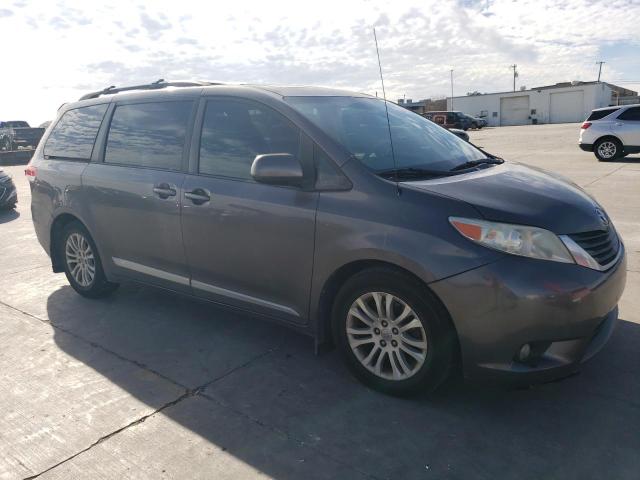 Photo 3 VIN: 5TDYK3DC4DS329645 - TOYOTA SIENNA XLE 