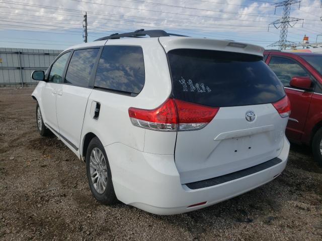 Photo 2 VIN: 5TDYK3DC4DS392311 - TOYOTA SIENNA XLE 