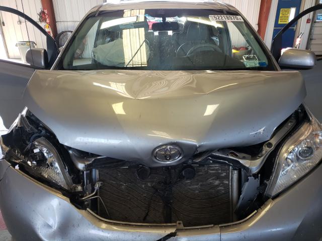 Photo 6 VIN: 5TDYK3DC4ES444389 - TOYOTA SIENNA XLE 