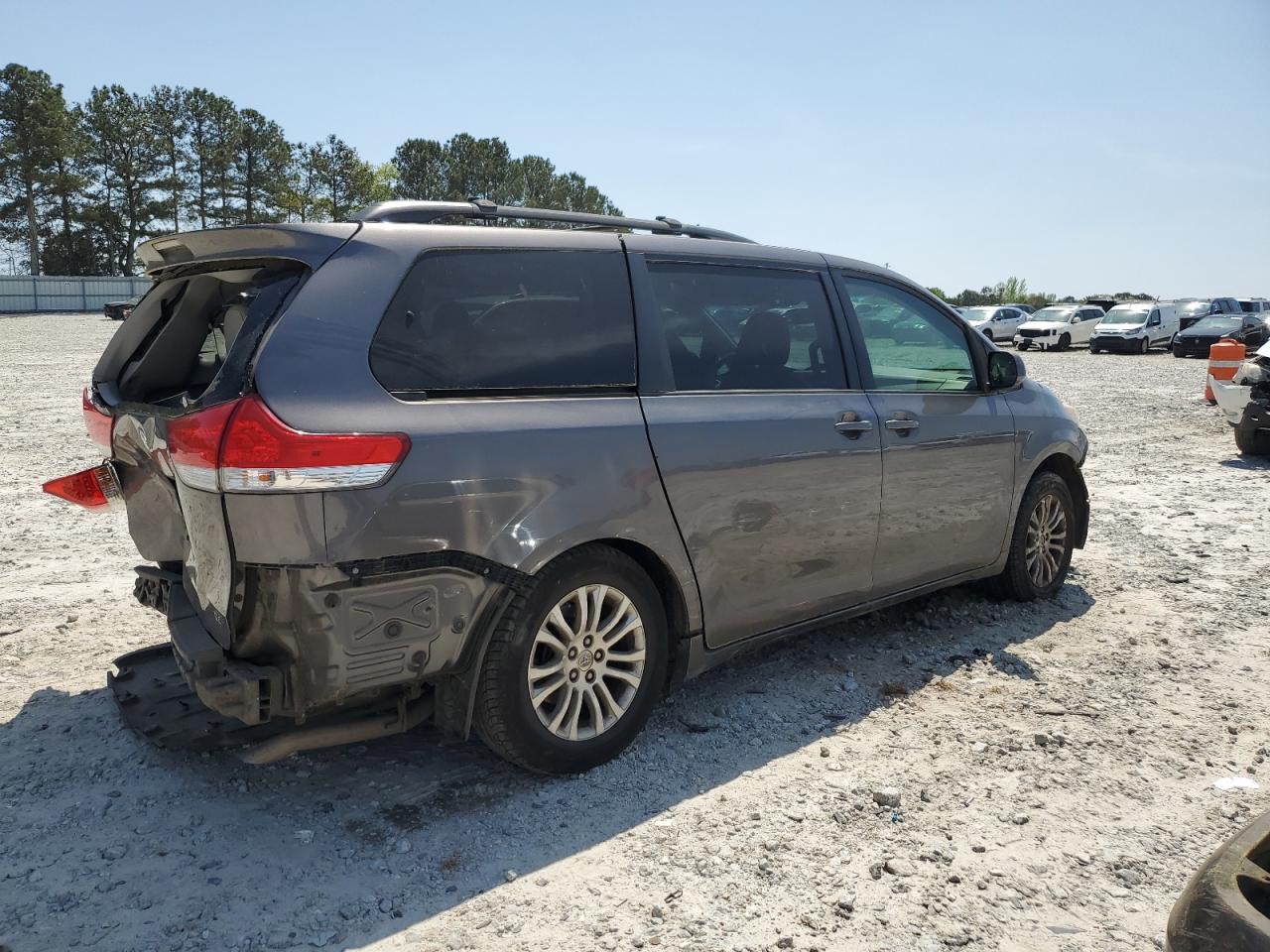 Photo 2 VIN: 5TDYK3DC4ES446790 - TOYOTA SIENNA 