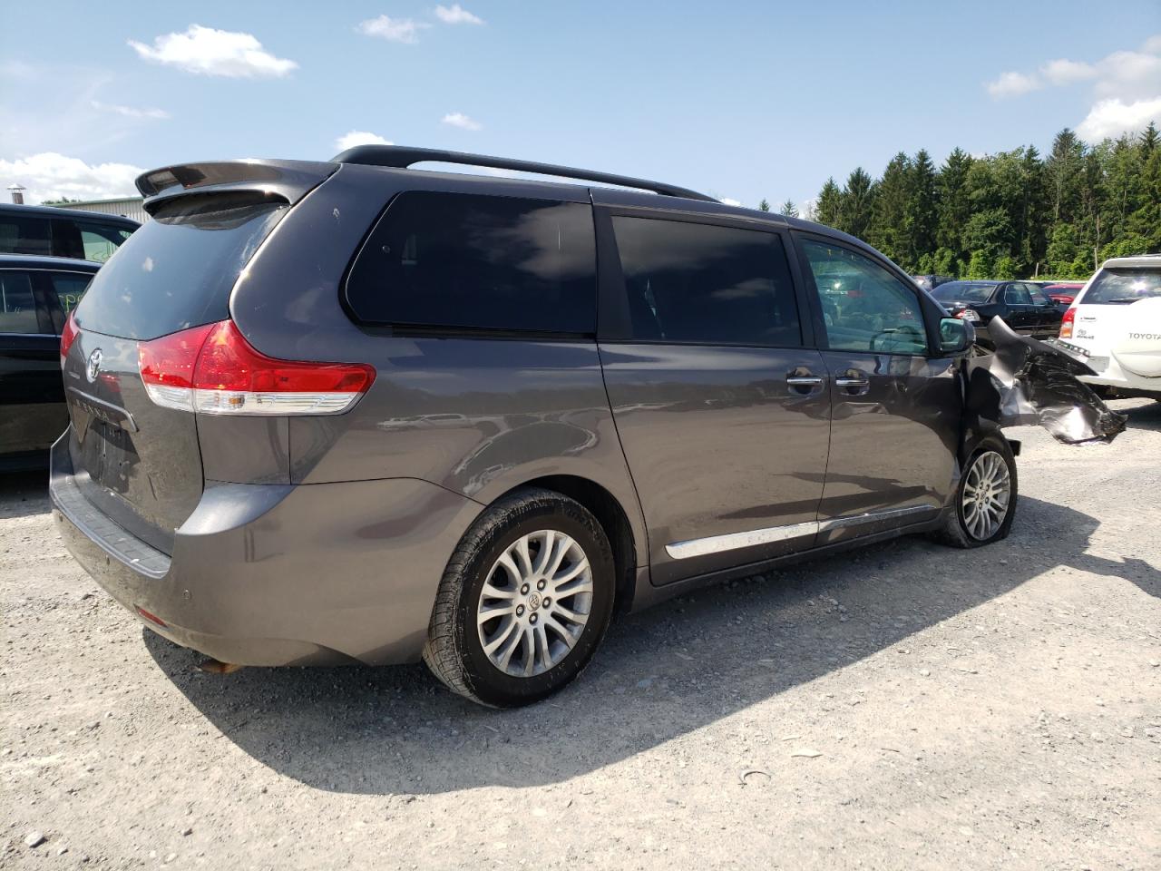 Photo 2 VIN: 5TDYK3DC4ES448197 - TOYOTA SIENNA 