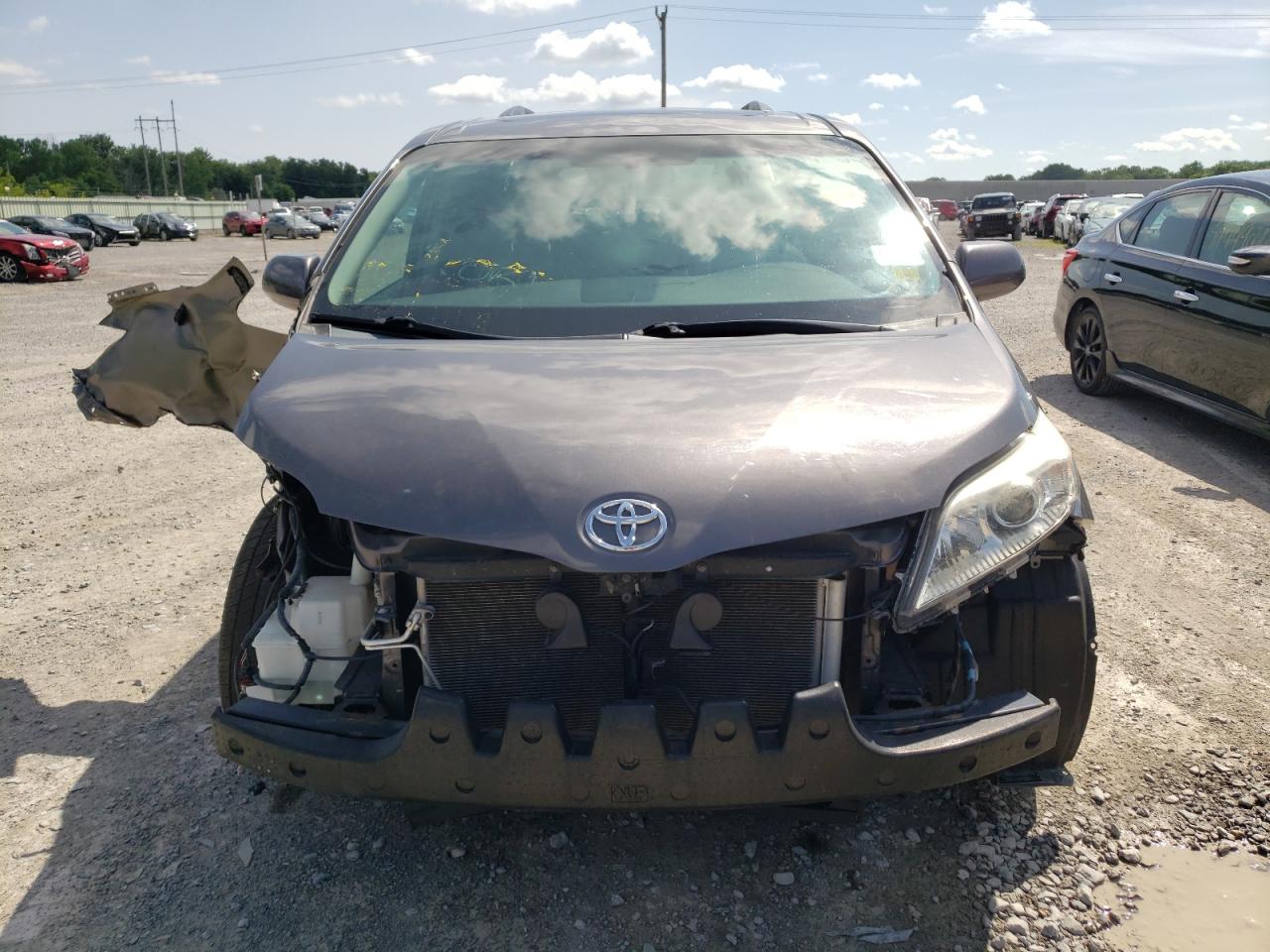 Photo 4 VIN: 5TDYK3DC4ES448197 - TOYOTA SIENNA 