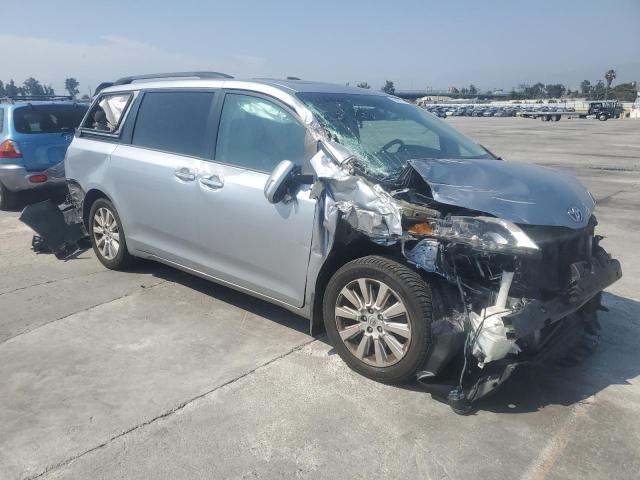 Photo 3 VIN: 5TDYK3DC4ES492412 - TOYOTA SIENNA XLE 