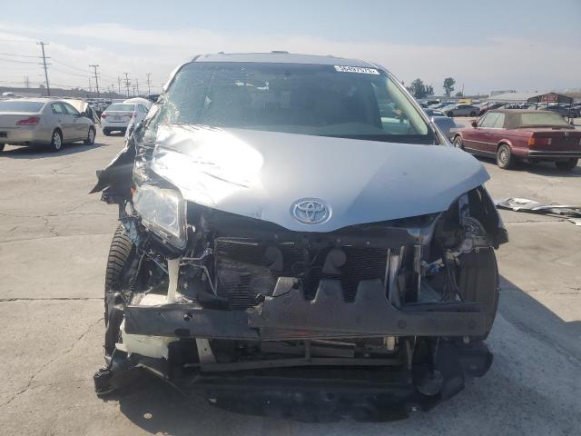 Photo 4 VIN: 5TDYK3DC4ES492412 - TOYOTA SIENNA XLE 