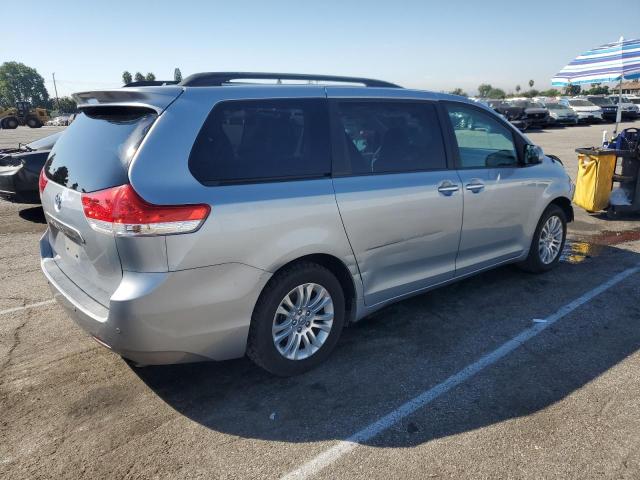 Photo 2 VIN: 5TDYK3DC4ES516952 - TOYOTA SIENNA XLE 