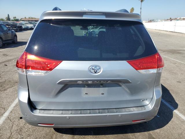 Photo 5 VIN: 5TDYK3DC4ES516952 - TOYOTA SIENNA XLE 