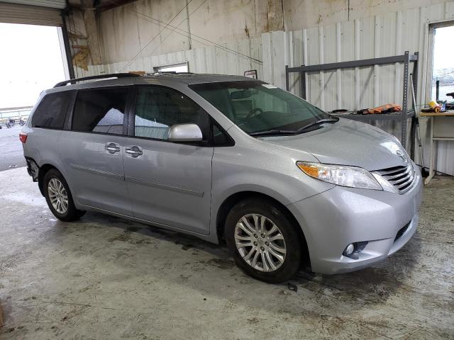 Photo 3 VIN: 5TDYK3DC4FS533638 - TOYOTA SIENNA XLE 