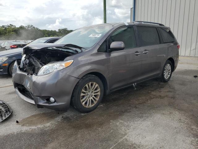 Photo 0 VIN: 5TDYK3DC4FS570124 - TOYOTA SIENNA XLE 