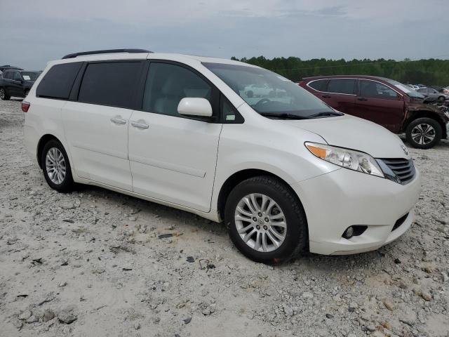 Photo 3 VIN: 5TDYK3DC4FS586890 - TOYOTA SIENNA XLE 