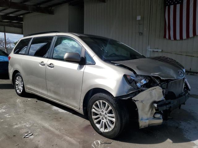 Photo 3 VIN: 5TDYK3DC4FS630628 - TOYOTA SIENNA XLE 