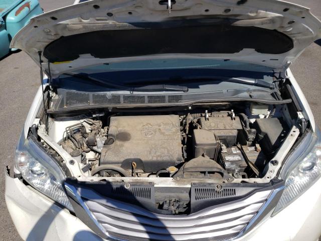 Photo 6 VIN: 5TDYK3DC4FS667887 - TOYOTA SIENNA XLE 