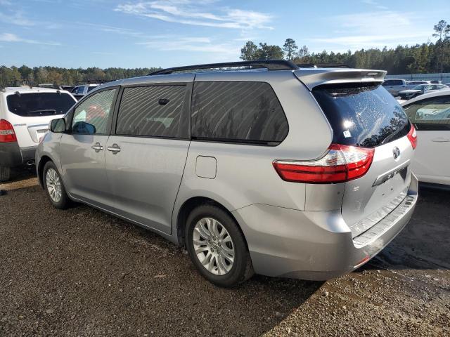 Photo 2 VIN: 5TDYK3DC4GS697196 - TOYOTA SIENNA XLE 