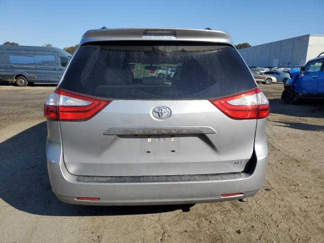 Photo 5 VIN: 5TDYK3DC4GS705684 - TOYOTA SIENNA XLE 