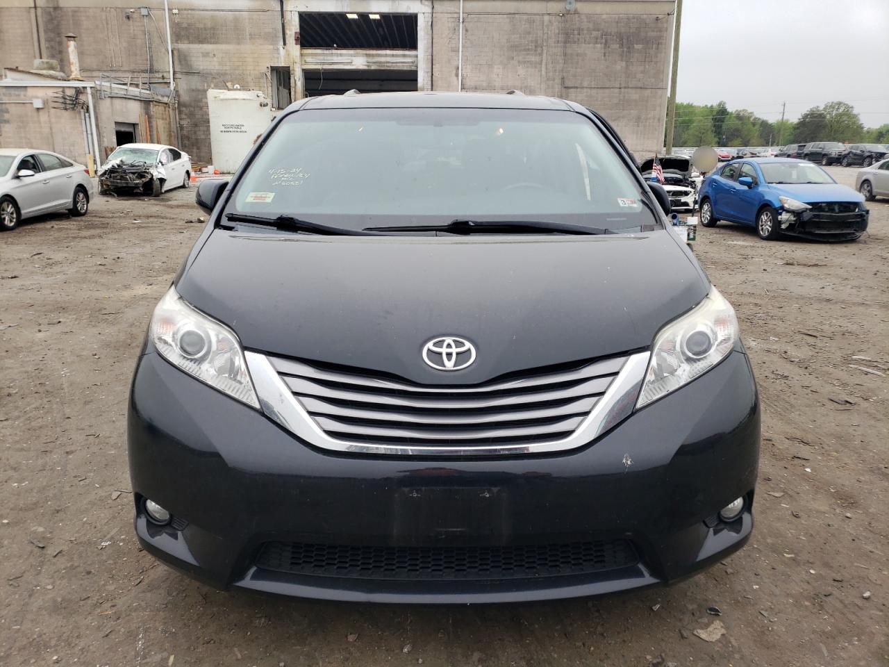 Photo 4 VIN: 5TDYK3DC4GS721464 - TOYOTA SIENNA 