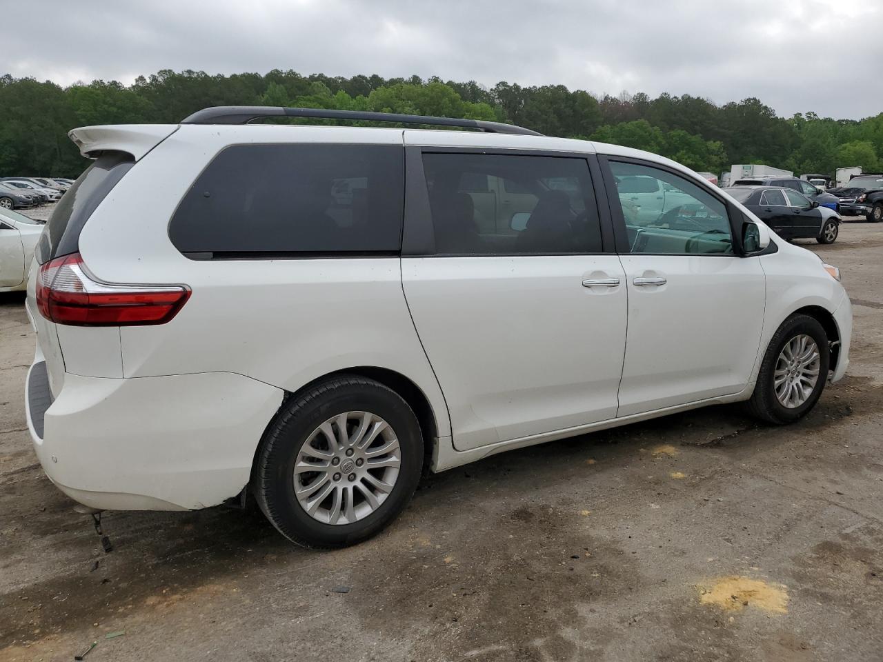 Photo 2 VIN: 5TDYK3DC4GS743996 - TOYOTA SIENNA 