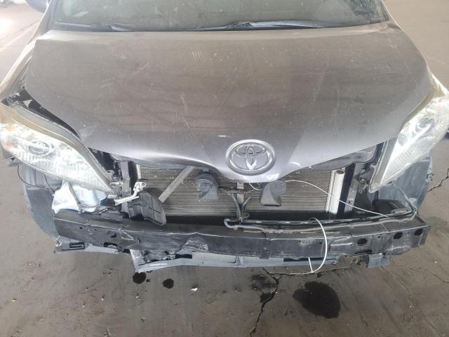 Photo 11 VIN: 5TDYK3DC4GS746509 - TOYOTA SIENNA XLE 