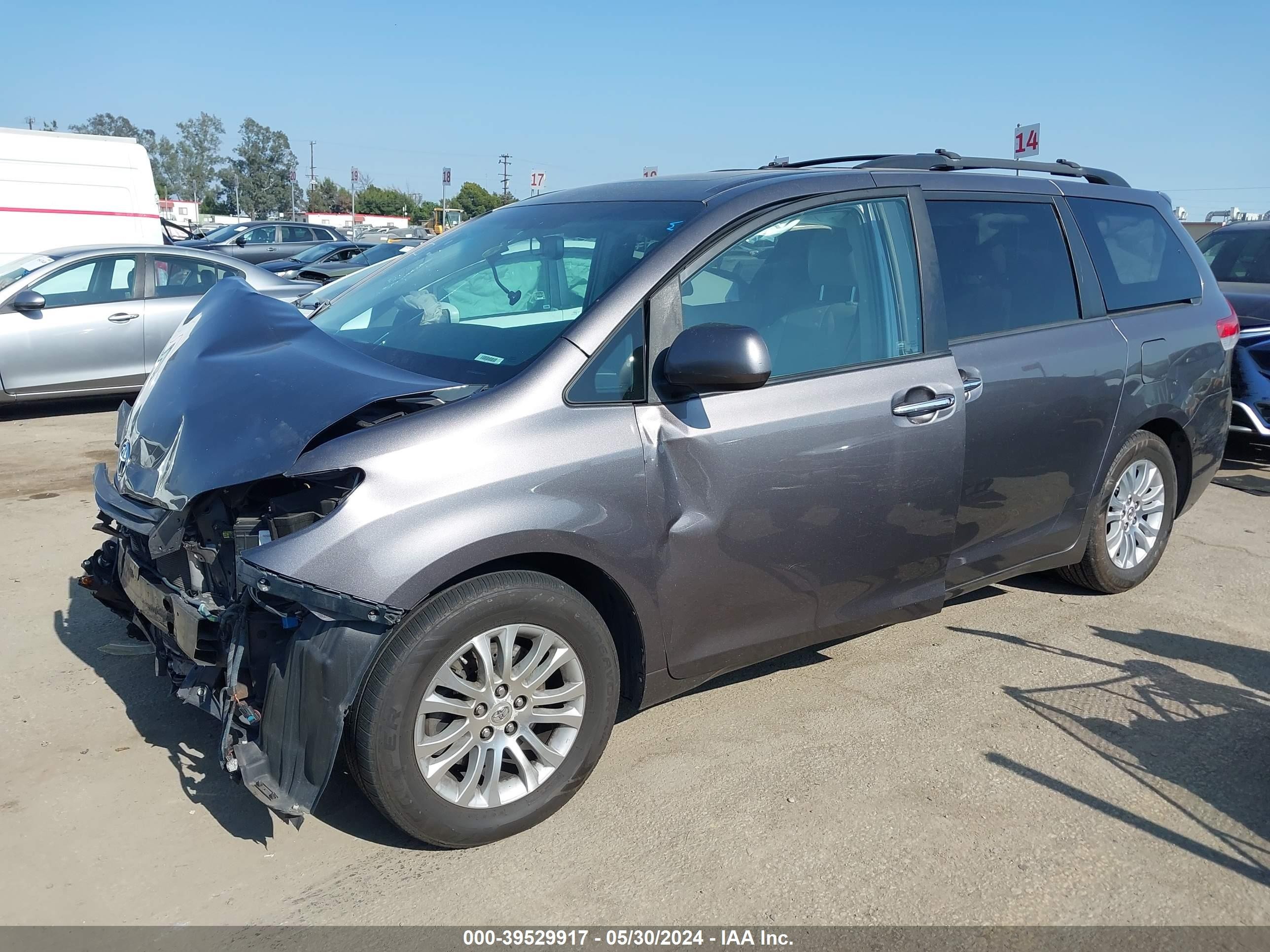 Photo 1 VIN: 5TDYK3DC5BS012793 - TOYOTA SIENNA 