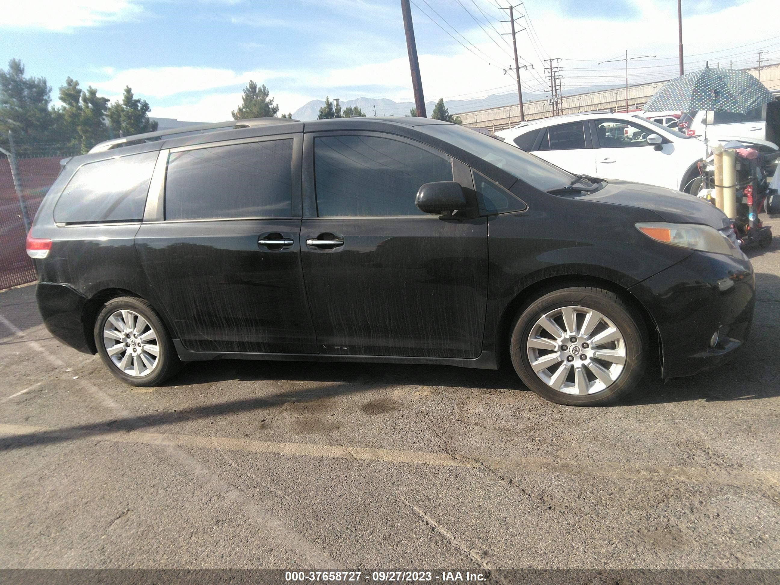 Photo 12 VIN: 5TDYK3DC5BS017976 - TOYOTA SIENNA 