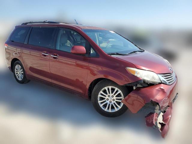 Photo 3 VIN: 5TDYK3DC5BS028492 - TOYOTA SIENNA XLE 