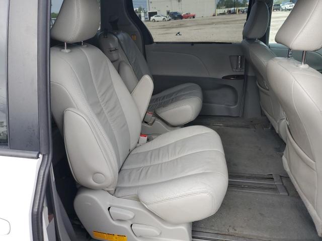 Photo 10 VIN: 5TDYK3DC5BS036978 - TOYOTA SIENNA XLE 