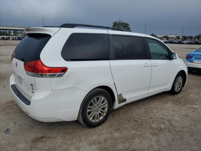 Photo 2 VIN: 5TDYK3DC5BS036978 - TOYOTA SIENNA XLE 