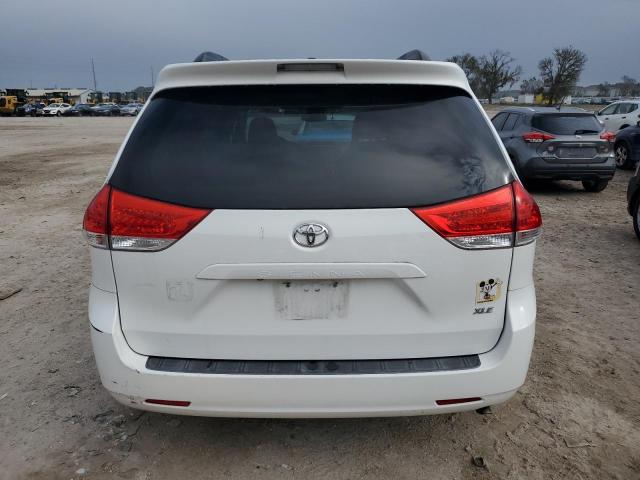 Photo 5 VIN: 5TDYK3DC5BS036978 - TOYOTA SIENNA XLE 