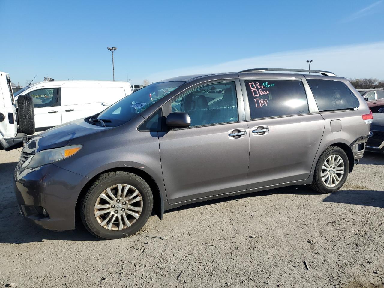 Photo 0 VIN: 5TDYK3DC5BS047379 - TOYOTA SIENNA 