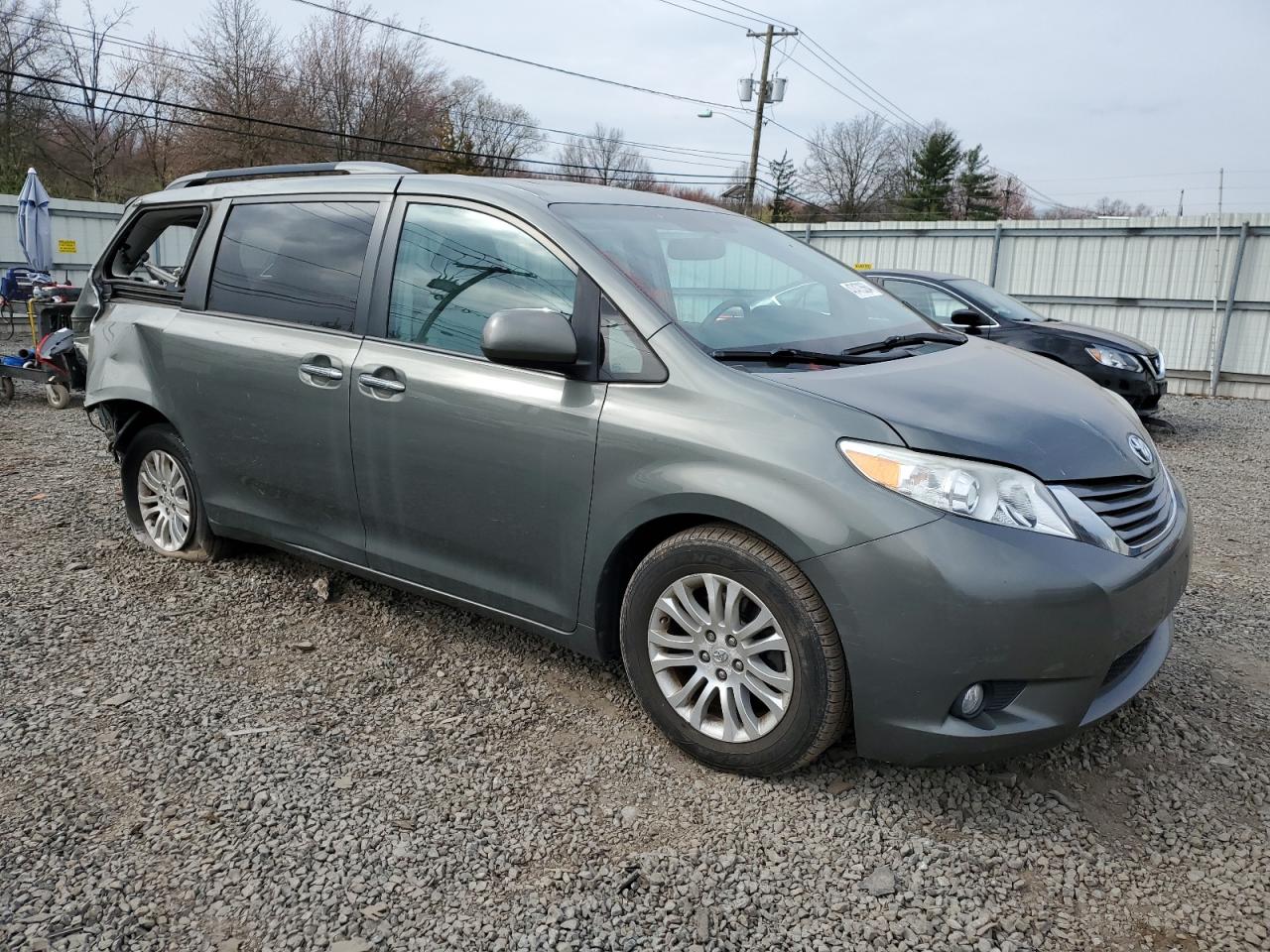 Photo 3 VIN: 5TDYK3DC5BS060116 - TOYOTA SIENNA 