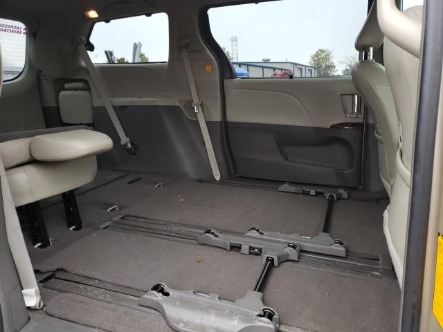 Photo 5 VIN: 5TDYK3DC5BS074940 - TOYOTA SIENNA XLE 