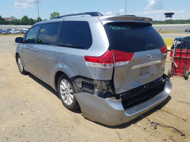 Photo 2 VIN: 5TDYK3DC5BS093598 - TOYOTA SIENNA XLE 