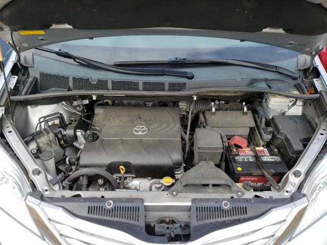 Photo 6 VIN: 5TDYK3DC5BS093598 - TOYOTA SIENNA XLE 