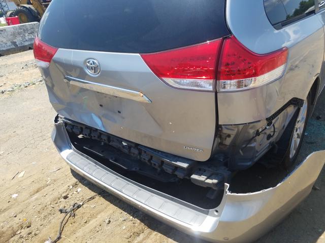 Photo 8 VIN: 5TDYK3DC5BS093598 - TOYOTA SIENNA XLE 