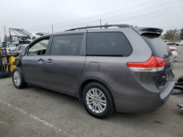 Photo 1 VIN: 5TDYK3DC5BS097134 - TOYOTA SIENNA XLE 