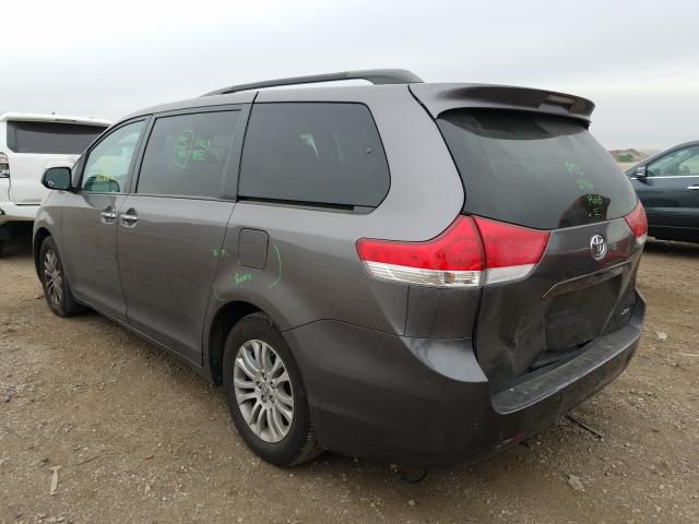 Photo 2 VIN: 5TDYK3DC5BS102865 - TOYOTA SIENNA XLE 