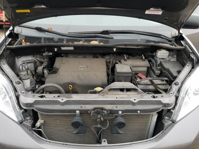 Photo 6 VIN: 5TDYK3DC5BS102865 - TOYOTA SIENNA XLE 