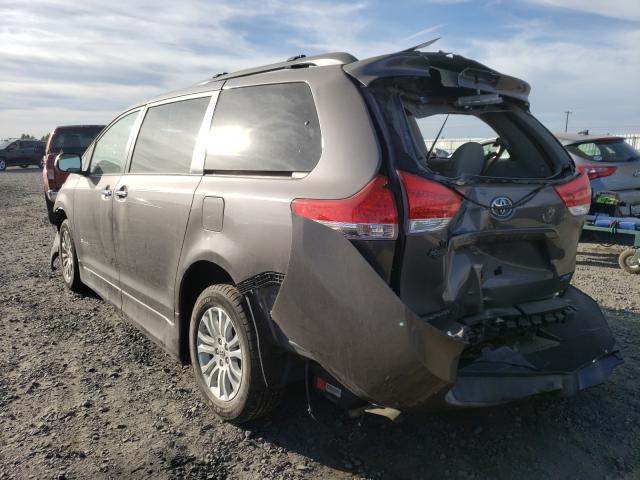 Photo 2 VIN: 5TDYK3DC5BS112795 - TOYOTA SIENNA XLE 