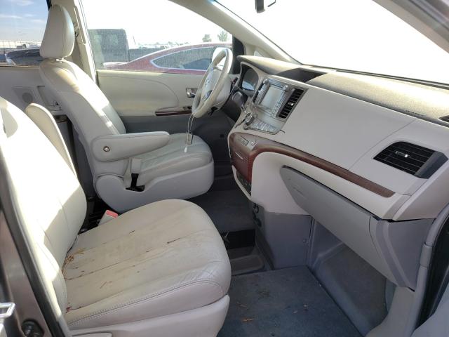 Photo 4 VIN: 5TDYK3DC5BS112795 - TOYOTA SIENNA XLE 