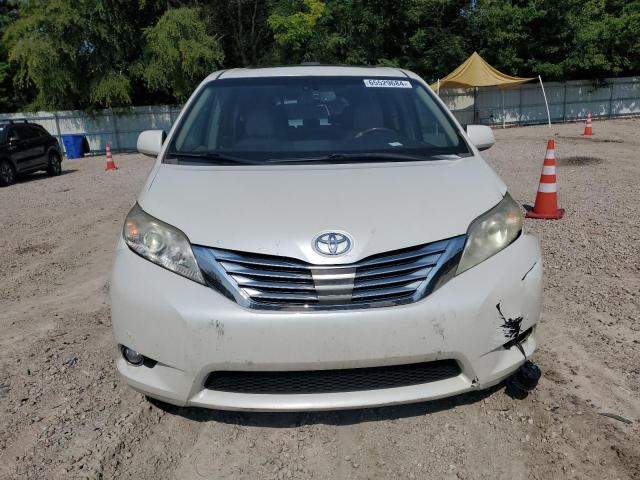 Photo 4 VIN: 5TDYK3DC5BS173161 - TOYOTA SIENNA XLE 